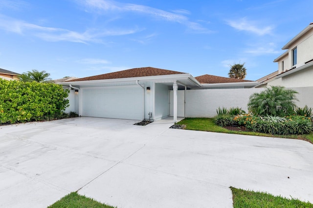 view of front of house featuring a garage