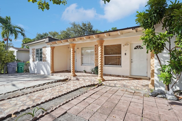 view of front of home featuring a patio area