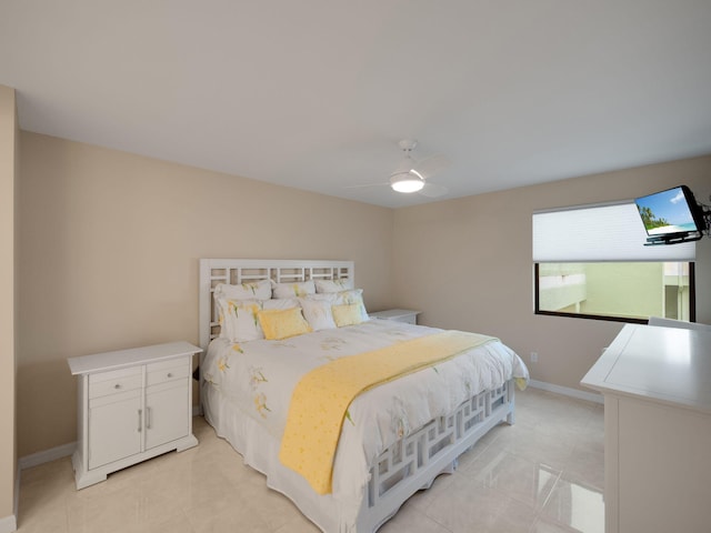 bedroom featuring ceiling fan