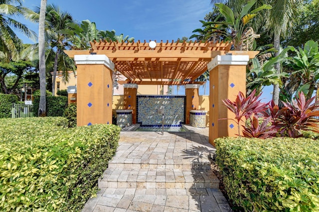 view of patio / terrace with an outdoor kitchen