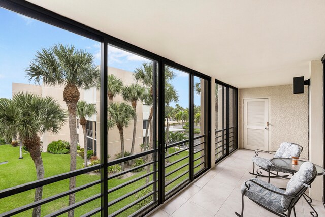 view of sunroom / solarium