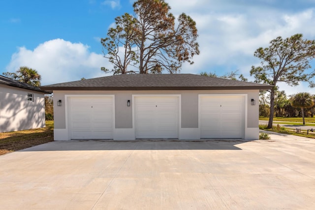 view of detached garage