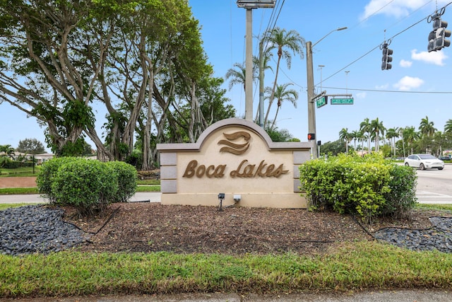 view of community / neighborhood sign