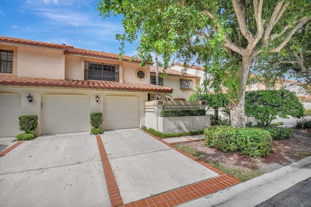 view of front facade with a garage