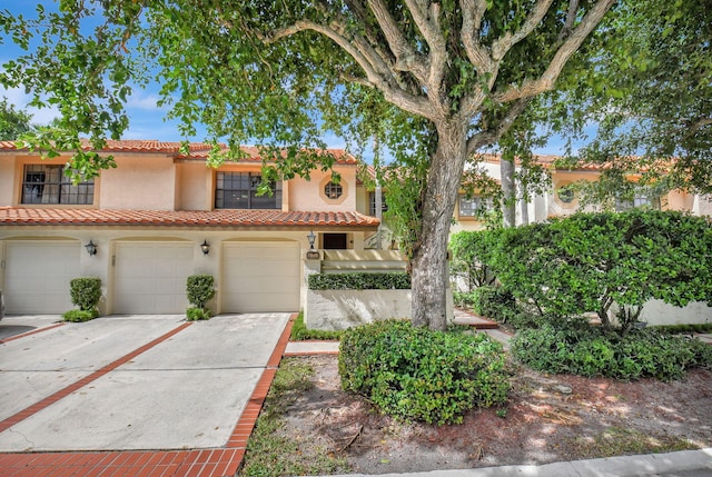 view of front of house featuring a garage