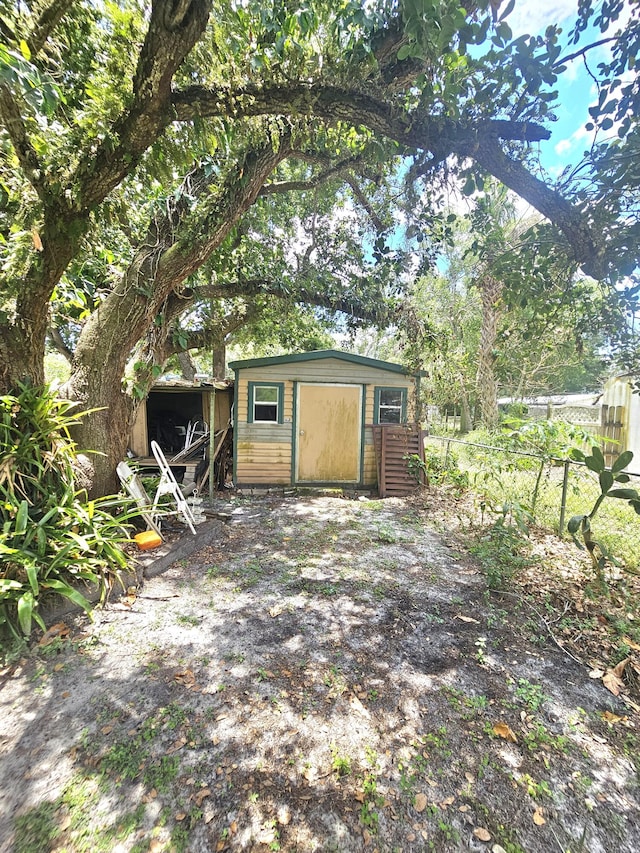 275 SE 16th Ave, Okeechobee, FL 34974 - view of shed with fence