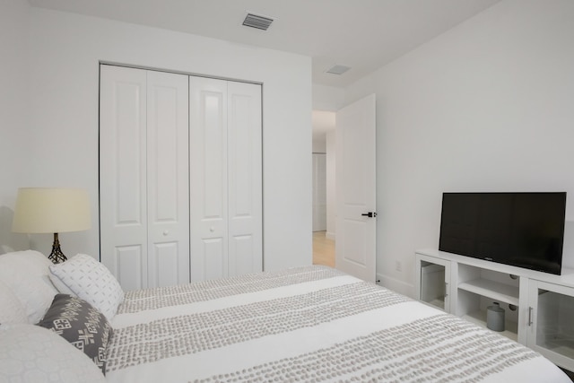 bedroom with a closet