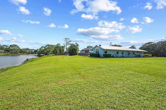 view of yard featuring a water view