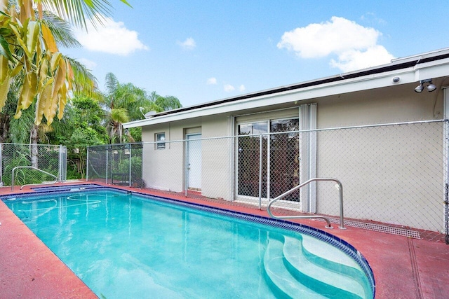 view of swimming pool