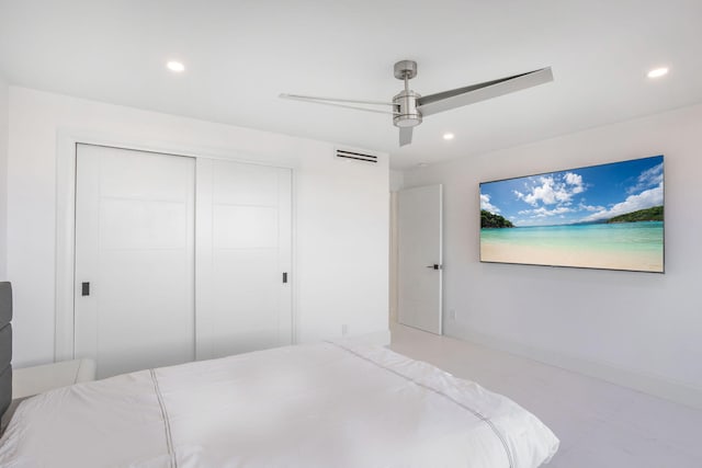 bedroom featuring a closet and ceiling fan