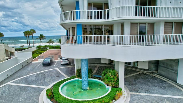 view of property's community featuring a water view