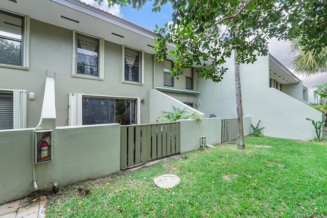 exterior space with a yard