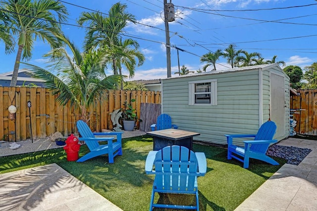 view of yard with a storage shed