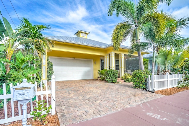 view of front facade featuring a garage