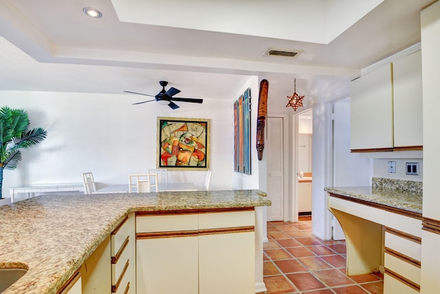 kitchen with ceiling fan