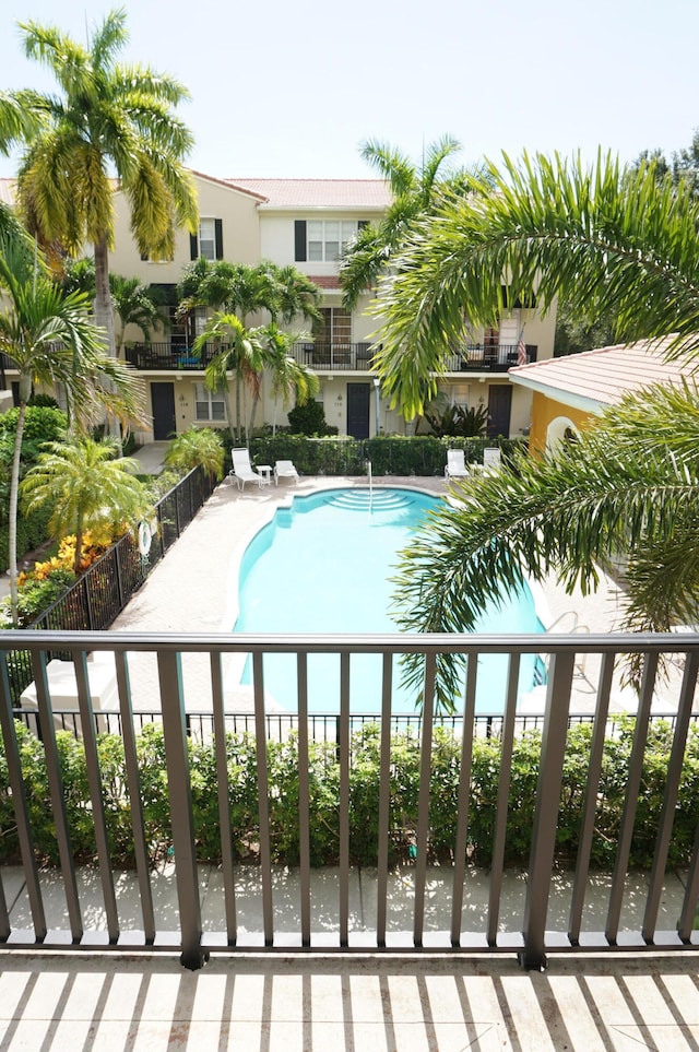 view of swimming pool