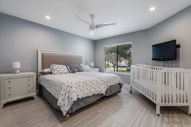 bedroom with ceiling fan