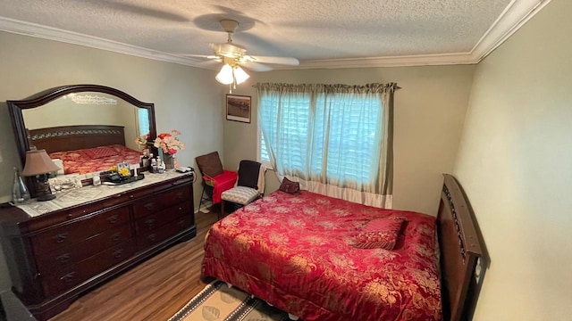 bedroom with a textured ceiling, hardwood / wood-style floors, ceiling fan, and crown molding