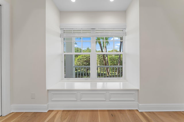 interior details with hardwood / wood-style floors