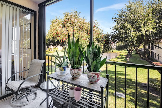 view of sunroom / solarium