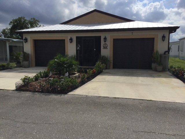 view of front of house featuring a garage