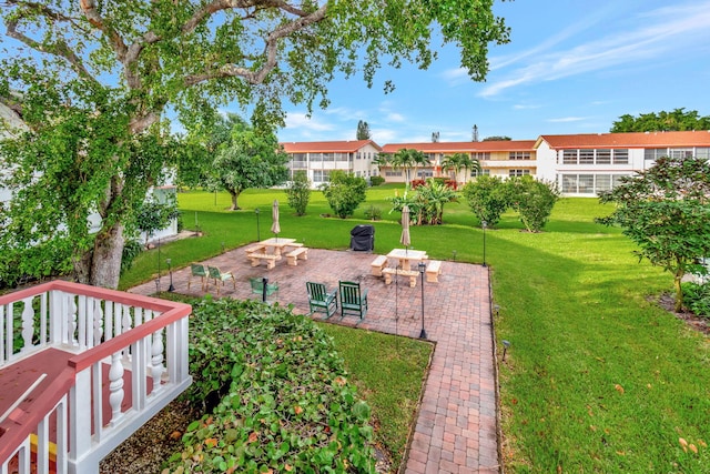 view of yard featuring a patio area