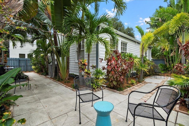 502 39th St, West Palm Beach, FL 33407 - view of patio / terrace featuring fence