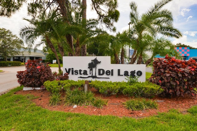 view of community / neighborhood sign