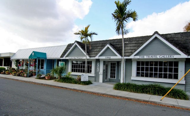 view of front of house