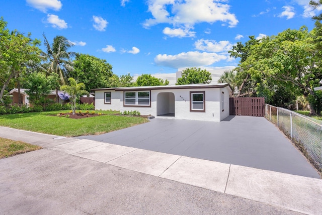 view of front of house with a front yard