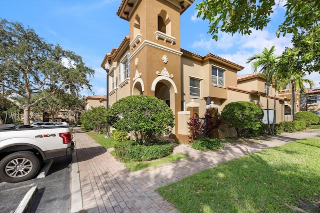 view of mediterranean / spanish house