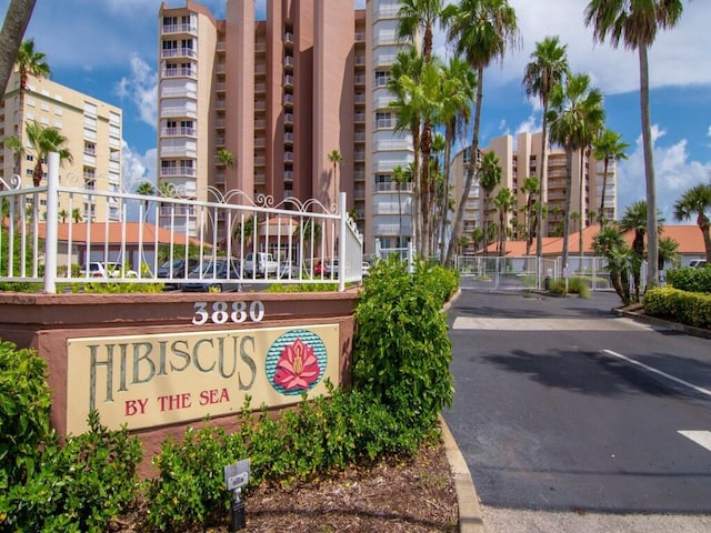 view of community / neighborhood sign