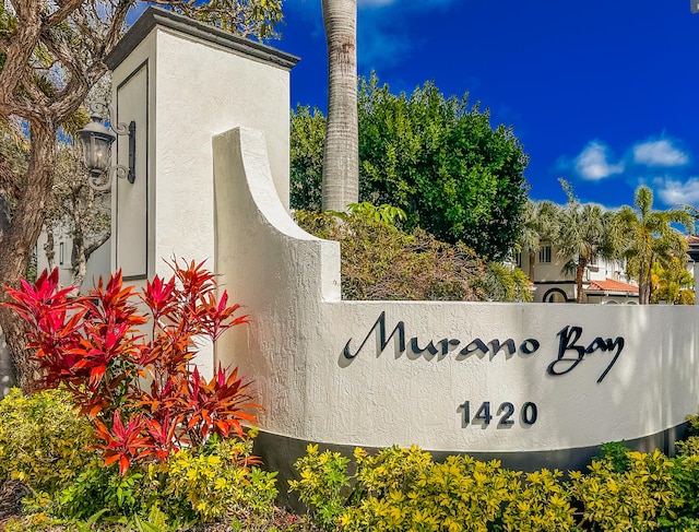 view of community / neighborhood sign