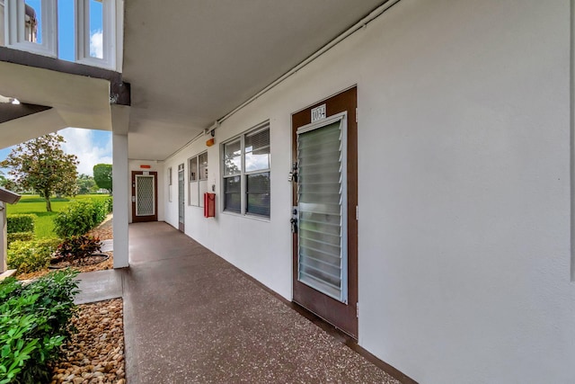 view of patio / terrace with covered porch