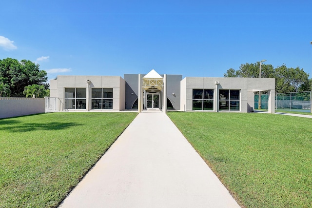 exterior space featuring a lawn