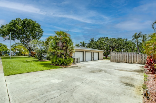 exterior space featuring a lawn