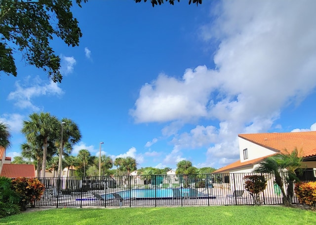 view of swimming pool