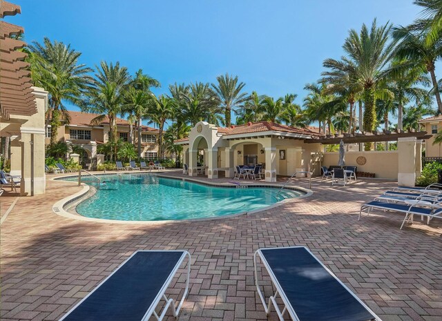 view of mediterranean / spanish-style home