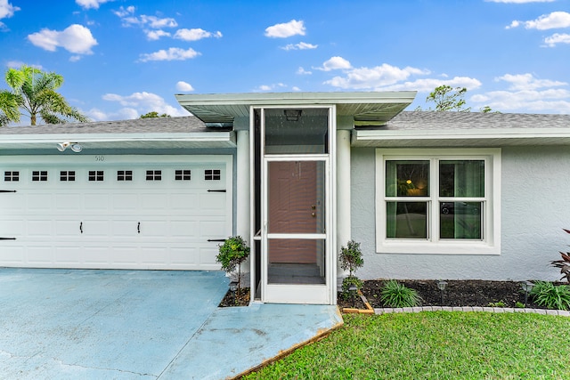 view of front of house featuring a garage