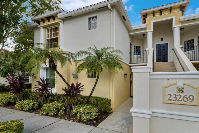 view of mediterranean / spanish-style house