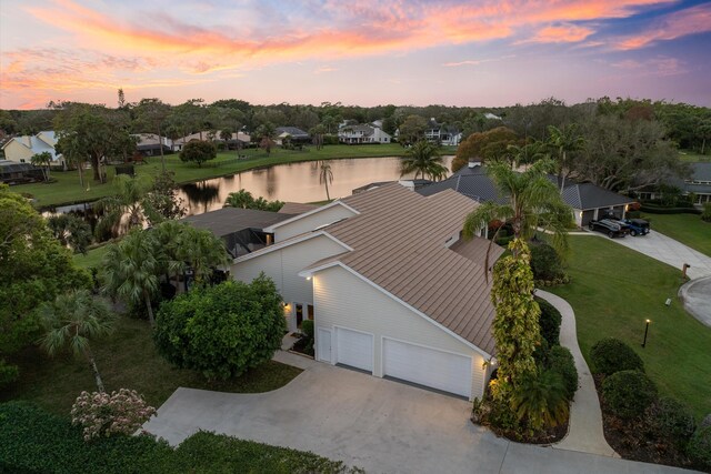 bird's eye view featuring a water view