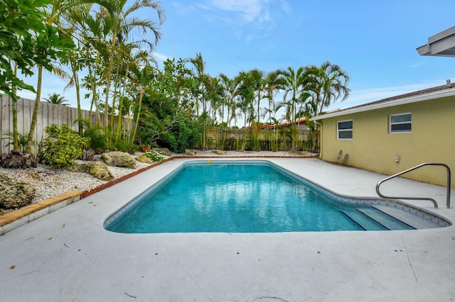 view of swimming pool