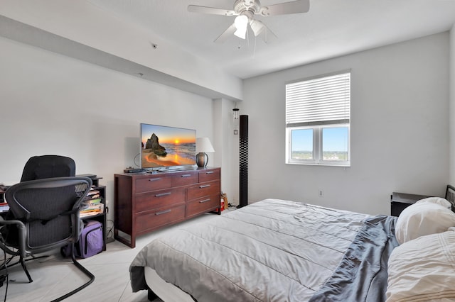 bedroom with ceiling fan