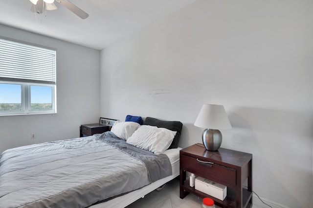 bedroom with ceiling fan