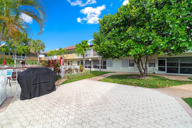 view of front of house