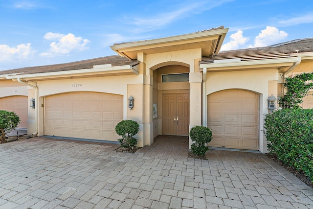 view of front of house with a garage