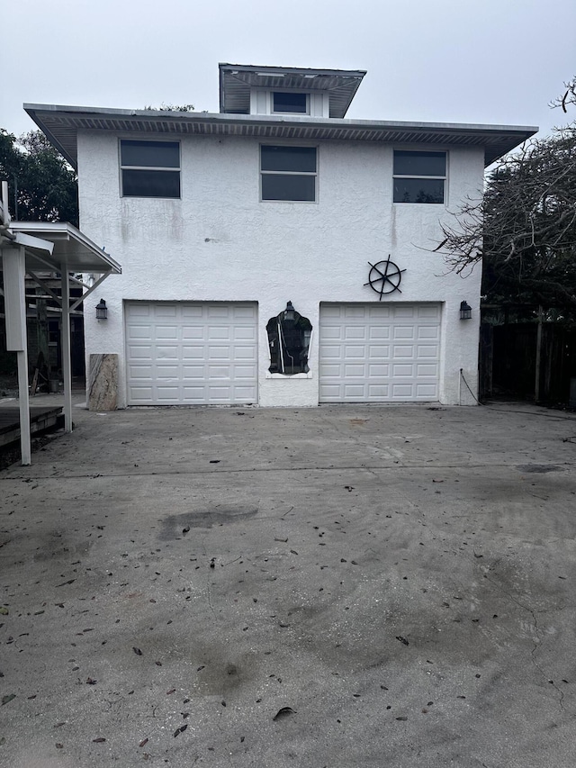 view of front facade featuring a garage