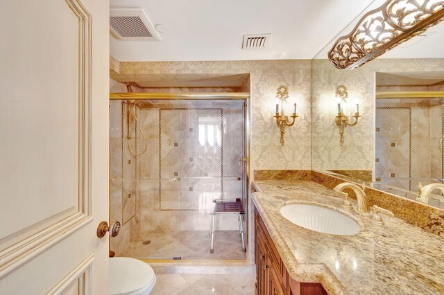 full bath with toilet, wallpapered walls, a shower stall, and visible vents