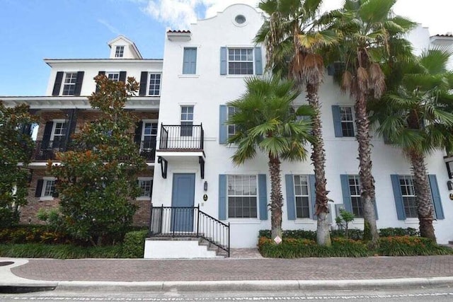 view of front of home featuring stucco siding