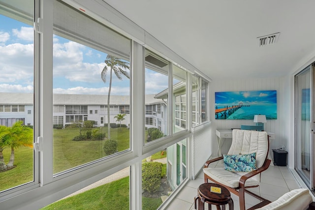 view of sunroom / solarium